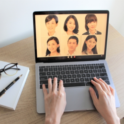 高齢者にWeb会議が無理って思い込まないで！