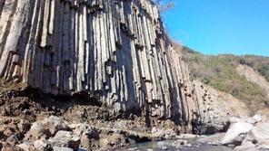 復興工事でジオパーク破壊、熊本 阿蘇山の溶岩「柱状節理」 | 防災・危機管理トピックス | リスク対策.com | 新建新聞社