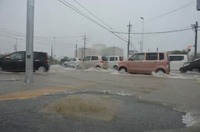 大雨で沖縄県内各地で道路冠水　1.5メートルの場所も　読谷や宜野座では停電も発生