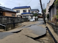 150キロ離れた新潟市内でも倒壊や液状化