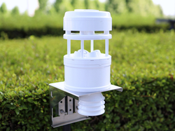 大雨や強風を1分毎に観測する小型気象IoTセンサー