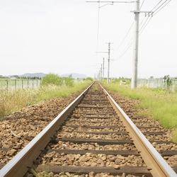 駅のホームから落ちたらどうする？