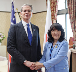 為替動向、日米の連携確認＝片山氏、介入への米側理解を示唆―財務相会談