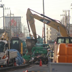 埼玉・八潮　道路陥没影響は固定電話の不通から