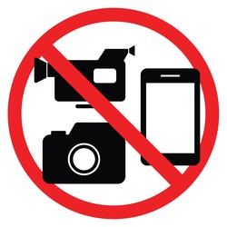 スマホ時代の情報流出投稿を防げる行動基準の提示を