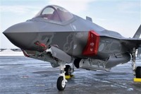 機体は、ばらばらか／F35A墜落から1カ月／捜索は難航、さらに長期化も