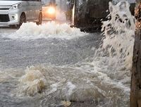 「道が海みたいで怖かった」　豪雨、通勤時間を直撃　沖縄県民、不安な夜