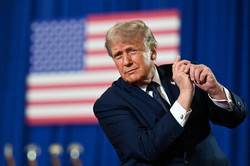 トランプ氏、戦闘終結合意「急がず」＝数日要すると米高官―イラン、海峡料金徴収に固執