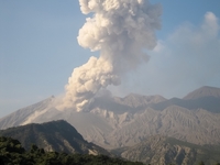 噴火の仕組み　Ｍ9以上の地震ではすべて噴火が起きている　