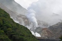 箱根山、地震の発生続く　19日74回、20日4回・・・