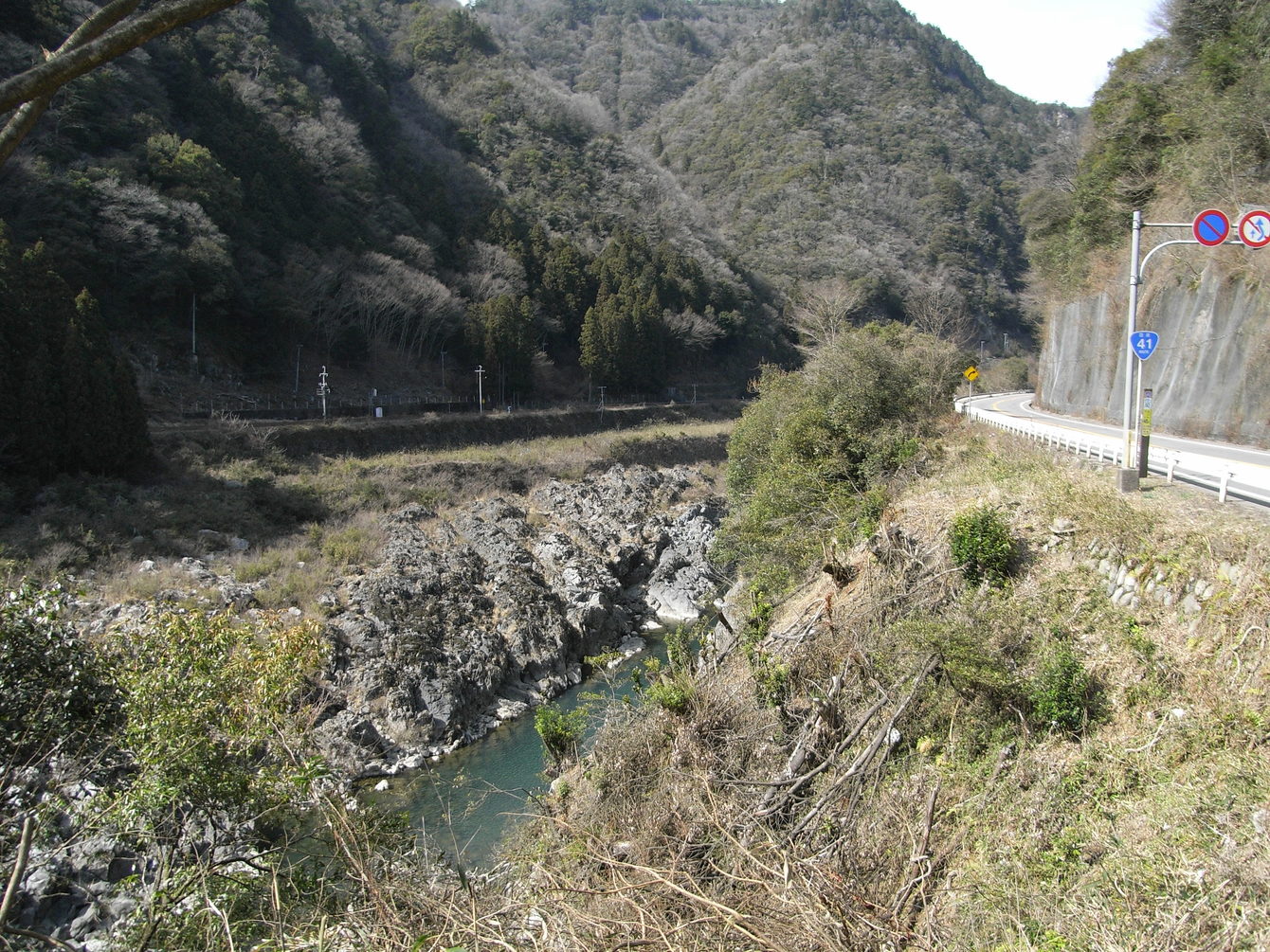 飛騨川バス転落事故―8月の気象災害― 気象予報の観点から見た防災のポイント 新建新聞社 飛騨川バス転落事故―8月の気象災害― 気象予報の観点から見た防災のポイント 新建新聞社