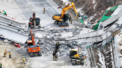 高速道路の橋崩落、４人死亡＝工事中事故、６人負傷―韓国