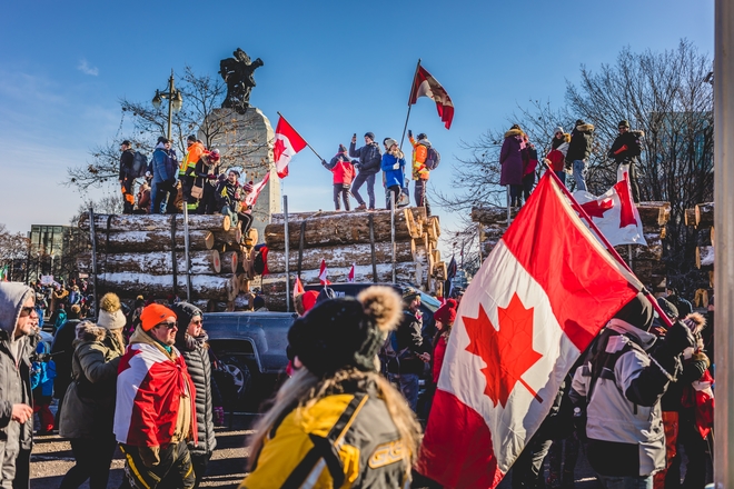 カナダの輸送網の混乱 危機管理で学ぶ英語 新建新聞社