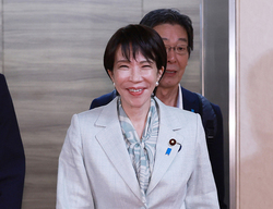 ＮＹ円、８カ月ぶり１５２円台＝対ユーロでは最安値