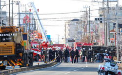 転落運転手の救助難航＝新たな陥没、長期化懸念も―埼玉