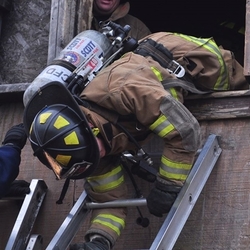 2連梯子による緊急脱出法について