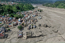 ネパールで洪水、観光客３８０人超不明＝２２人死亡、発電所も損壊