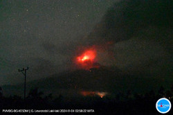 レウォトビ山噴火、１０人死亡＝インドネシア