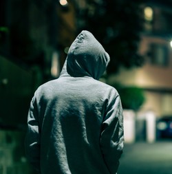 従業員への脅威情報 × 判断基準づくり × 組織防衛