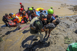 インドネシア、豪雨で邦人８人孤立＝スマトラ島、死者４４２人に