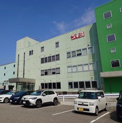 スギヨ、顧客の信頼を重視し代替生産せず