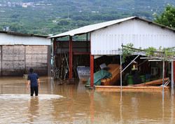 土砂崩れ、用水路転落で２人心肺停止＝５人流され不明か―熊本・福岡
