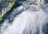 台風5号(ダナス)、夕方から沖縄本島地方に最接近　最大瞬間風速30メートル、1時間に50ミリの...