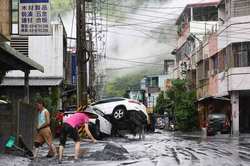 台風で１４人死亡、１２４人不明＝台湾